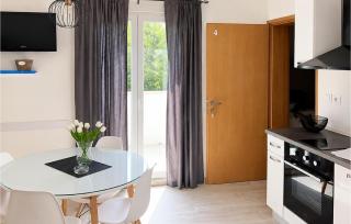Gorgeous Apartment In Tribanj Sibuljina With Wifi - 5