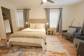 Stylish Bungalow Bouldin Creek, Adventure and relax in walking distance - 5