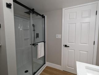 Modern Guest Suite amazing location with hot tub - 1