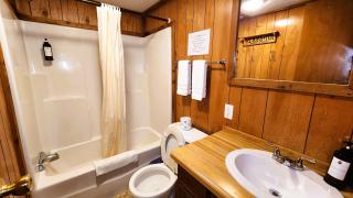 Lee's Grand Lake Resort Cabin 4 - 4