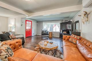 Tollhouse Cottage Heart of Shaver - 9