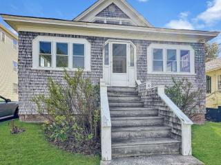 Cozy Cottage by the Sea - 9