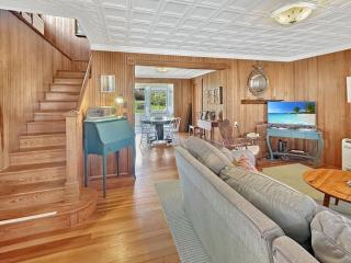 Cozy Cottage by the Sea - 2