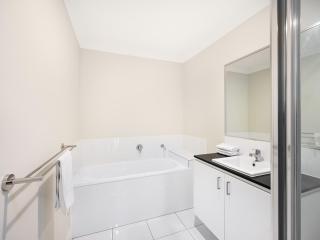 3 Mins to mall NEW Cozy 3 bed Home Easy access - 8