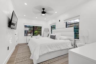 Luxurious 4BR 3BA Retreat in Coconut Grove with Pool, Parking, Covered Patio - 8