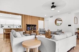 Luxurious 4BR 3BA Retreat in Coconut Grove with Pool, Parking, Covered Patio - 6