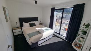 Alpine Vista Apartment Easy Walk to CBD - 3