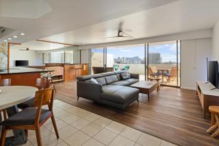 30Days min stay Waikiki Large 2BR, 2Parking Ocean & DH view 1100sq Lanai with Washer Dryer in Unit - 9