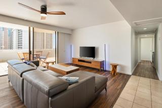 30Days min stay Waikiki Large 2BR, 2Parking Ocean & DH view 1100sq Lanai with Washer Dryer in Unit - 8