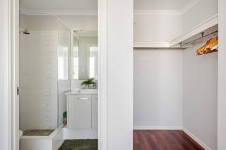 Baldivis Home Close to IGA, CAFE, Restaurants, 15 mins to beach - 2