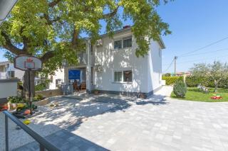 Apartments for families with children Pula - 26920 - 3