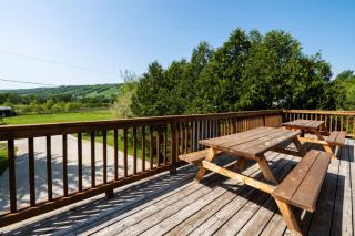 Spacious 8 BR Chalet at Blue Mountain, Private Beach Access, Hot Tub, Sauna, BBQ, Petfriendly - 6