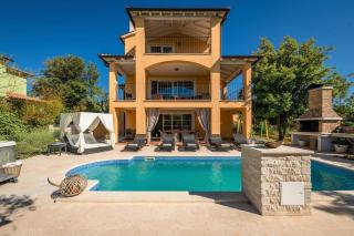 Luxury villa with a swimming pool Rakalj, Marcana - 26928 - 0