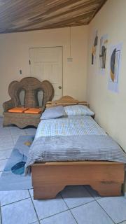 Habitación indpte para 3 personas con baño privado y patio - 4