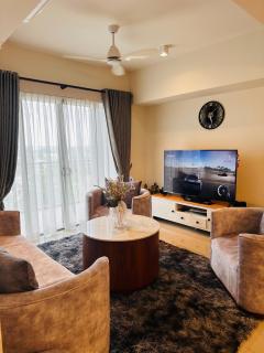Luxury Haven at Monarch 808 - 0