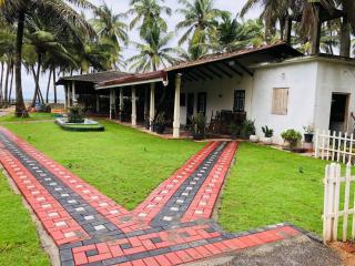New Romantic Beach Hotel - 2