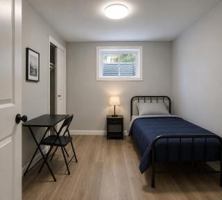 Charming 3 bed, 1 bath home with new furniture - 7