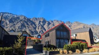 Mountain Panorama Luxury Retreat - 7