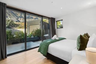 Mountain Panorama Luxury Retreat - 8
