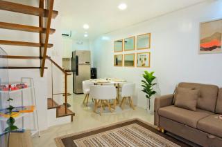 Smart Home with King Bed, PS5, Parking & IG Spaces - 3