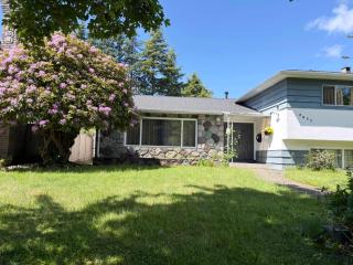 Oakridge Family Retreat - Flex up to 5 BR -Free Parking- Garden - Near Skytrain& YVR - 0