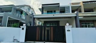 Cozy Family Happy White Homestay Langkawi up to 23pax 6BR - 0
