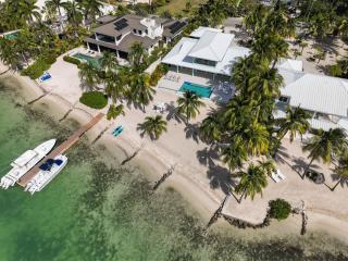 Kool Kai Cayman Kai Beachfront Sunset Villa - 1