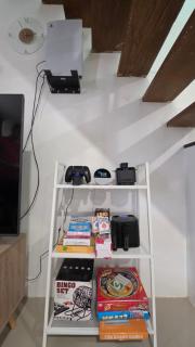 Smart Home with King Bed, PS5, Parking & IG Spaces - 1