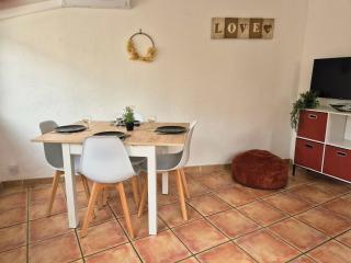 Cocon du Sud, Pouzolles - 9