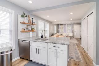 New! 3BR I 2BA Home in the Vibrant City of Hazel Park - 5
