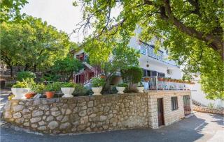 Cozy Apartment In Klenovica With House Sea View - 1