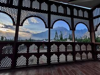Stay O'clock Hotel Skardu - 1