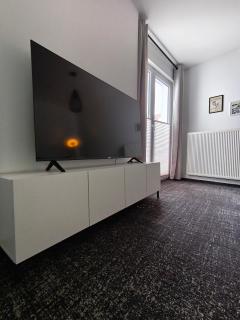 Exclusive 85 qm Wohnung, offener Loft-Charakter, 24-Std Check-In, separater Eingang, Parkplatz, 6 Personen, 3 Schlafzimmer, Familien- Geschäftswohnung, WLAN - 7