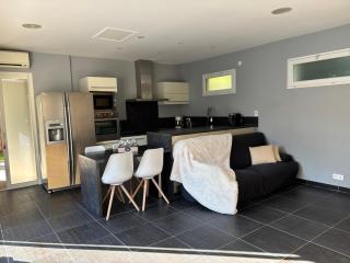 Gîte bien être avec Spa privatif, hammam et piscine chauffée près de Montpellier - 8