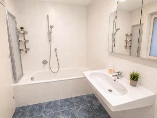 Innsbruck City View Apartment with 2 Bedrooms - 2