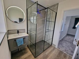 Luxury home in Barnsley - 9