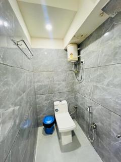 Hotel Star Blue Inn Near Sector 34 Metro Station - Noida - 3