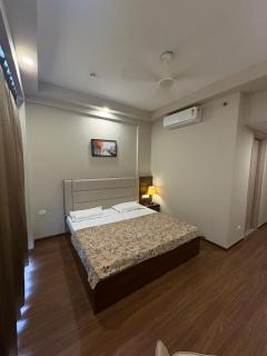 tha minimalist stay - Greater Noida - 8
