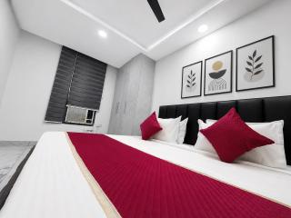 Mauryan Signature Hotel NHPC Metro - 1