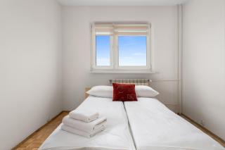 Oświecenia 10th Floor View Apartment by BookingHost - 5