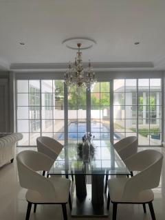 Beautiful White House at Villa Naturelink Bandung - 7