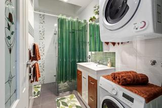 New to this booking platform Retro Retreat suitable for between 2 to 4 guests - 2