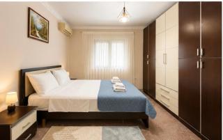 Cozy Breeze Central Apartment - Durrës - 3