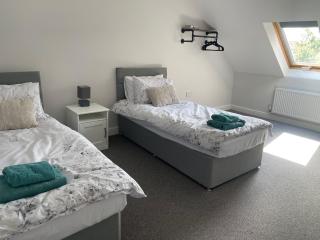 Modern spacious private detached house - 3