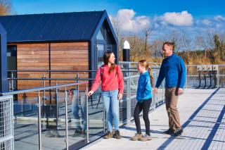 Driftwood Lodges - On Water Glamping - Ballinderry Lodge - 5