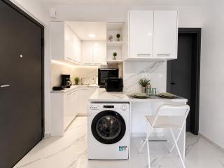 Aiolos elegant escapes near the sea of Alimos - 6