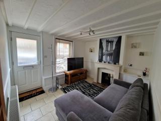 Carisbrooke Mill Cottage - 0