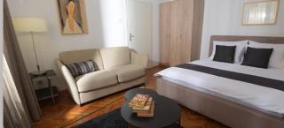 Tiny & Cozy Central Apartment - 2