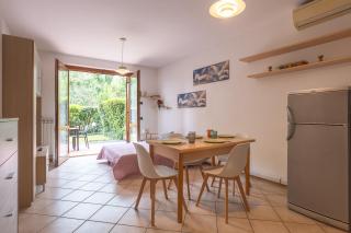 Desenzano apartment with garden, garage and pool - 2