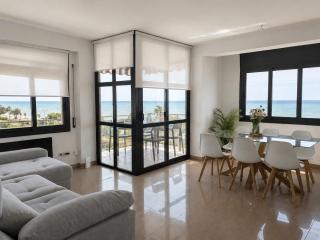 Maravilloso y gran apartamento frente al mar - 8